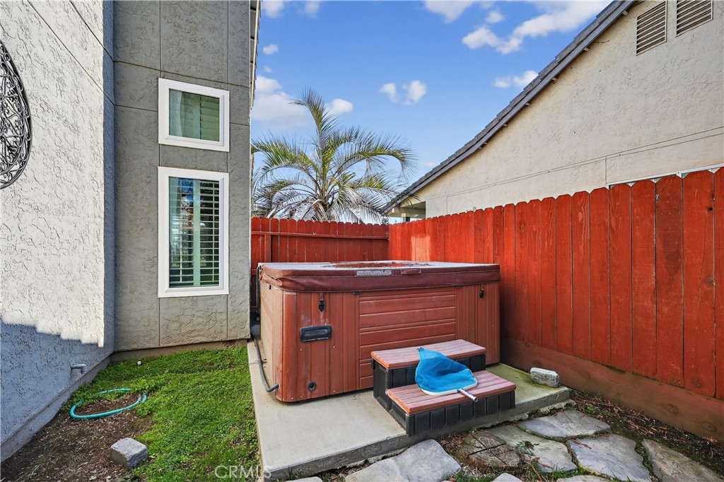 917 Amador, Chowchilla, CA 93610