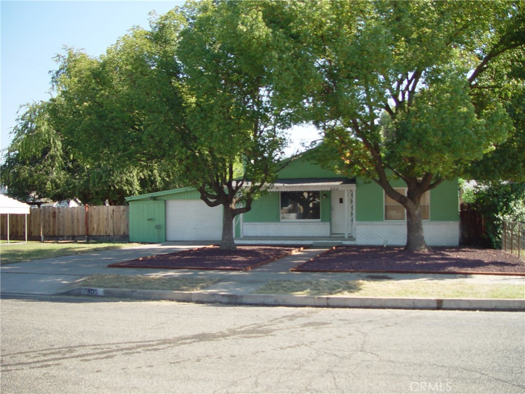405 Riverside Ave, Chowchilla, CA 93610