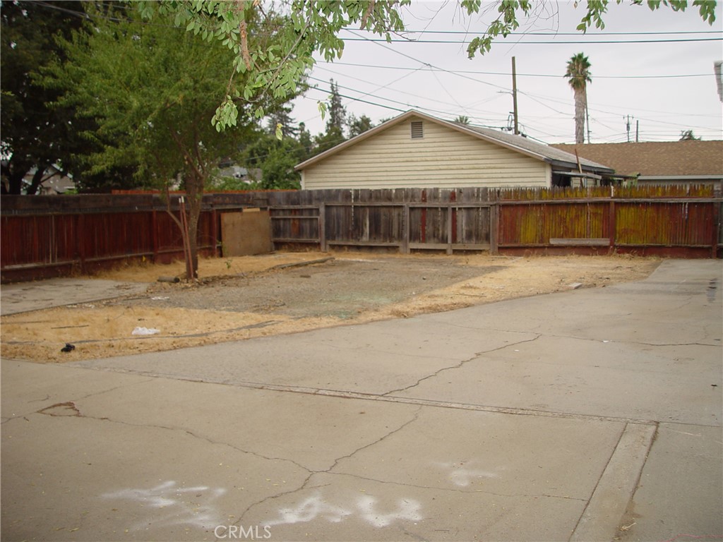 405 Riverside Ave, Chowchilla, CA 93610