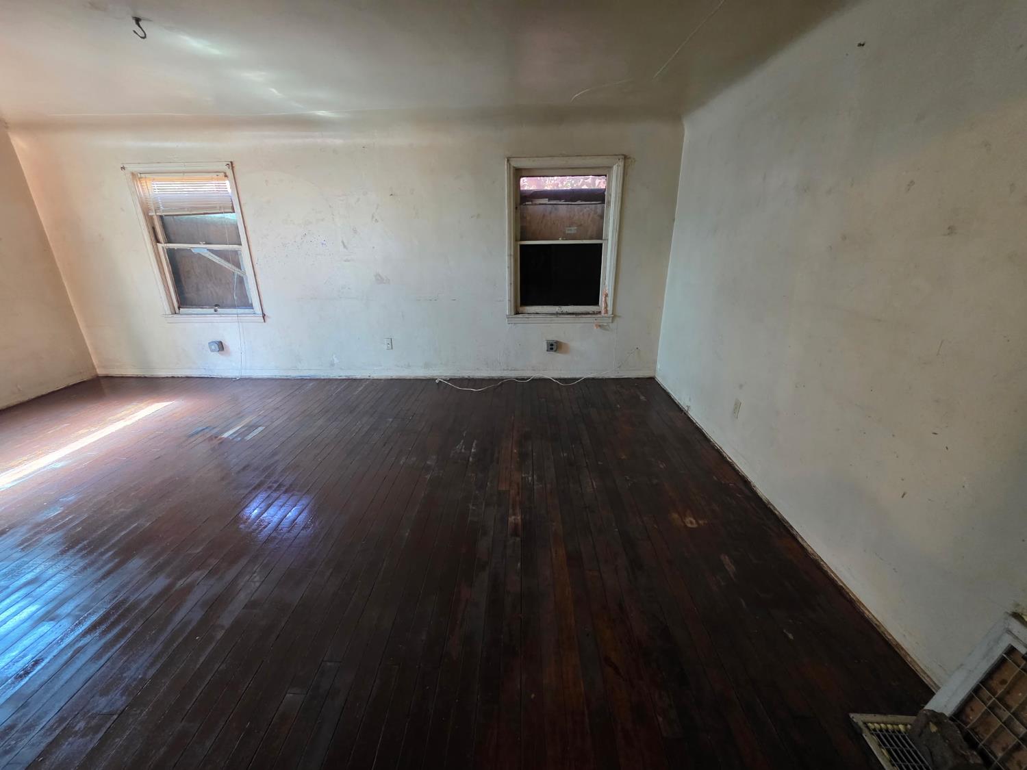 212 Sonoma Ave, Chowchilla, CA 93610
