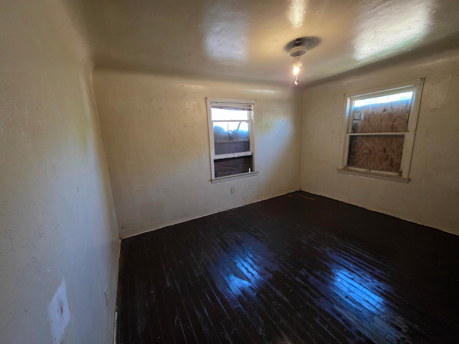 212 Sonoma Ave, Chowchilla, CA 93610