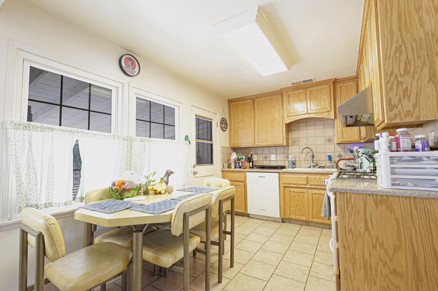 817 Sonoma Ave, Chowchilla, CA 93610