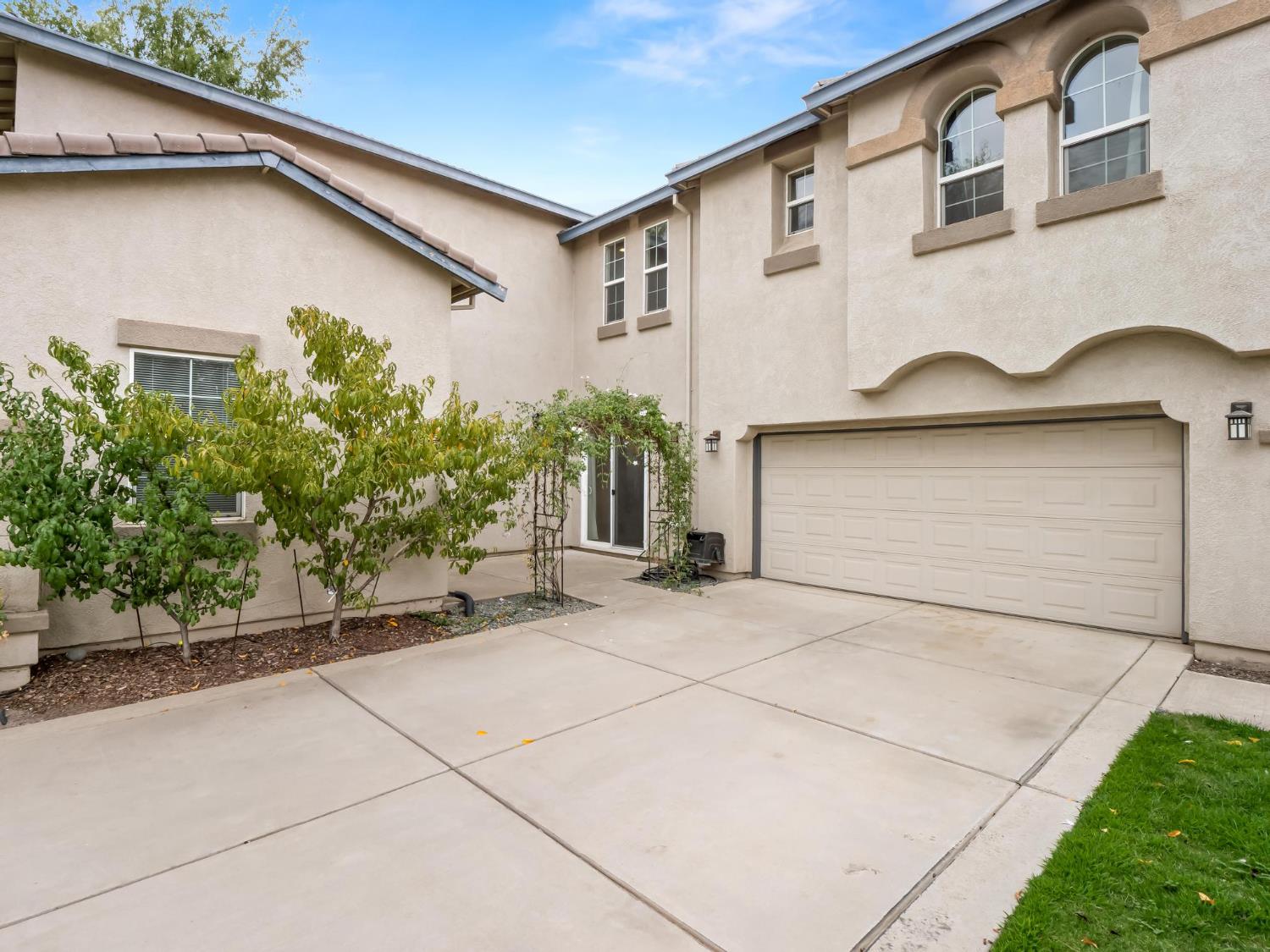 14305 Spyglass Cir, Chowchilla, CA 93610