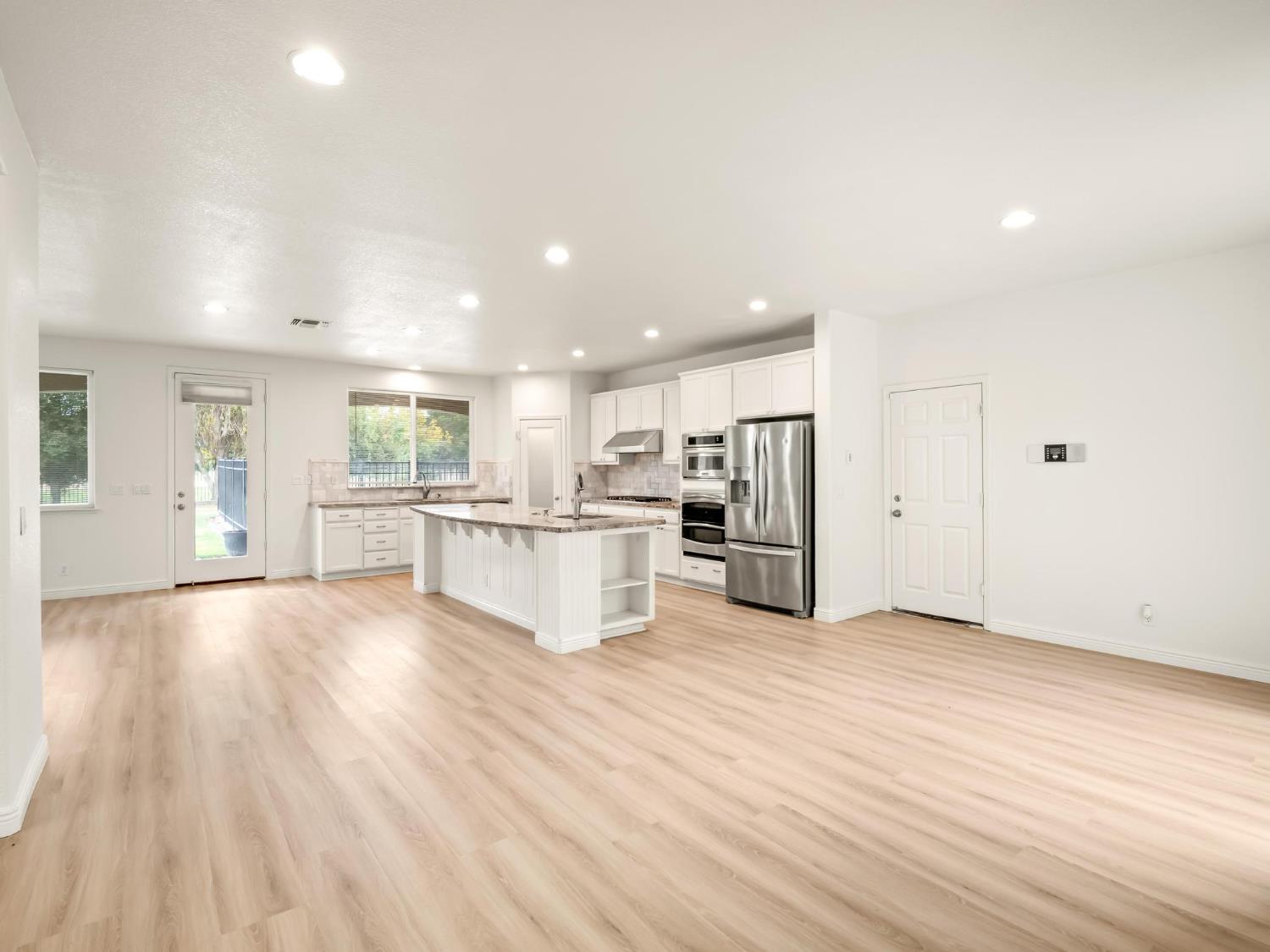 14305 Spyglass Cir, Chowchilla, CA 93610