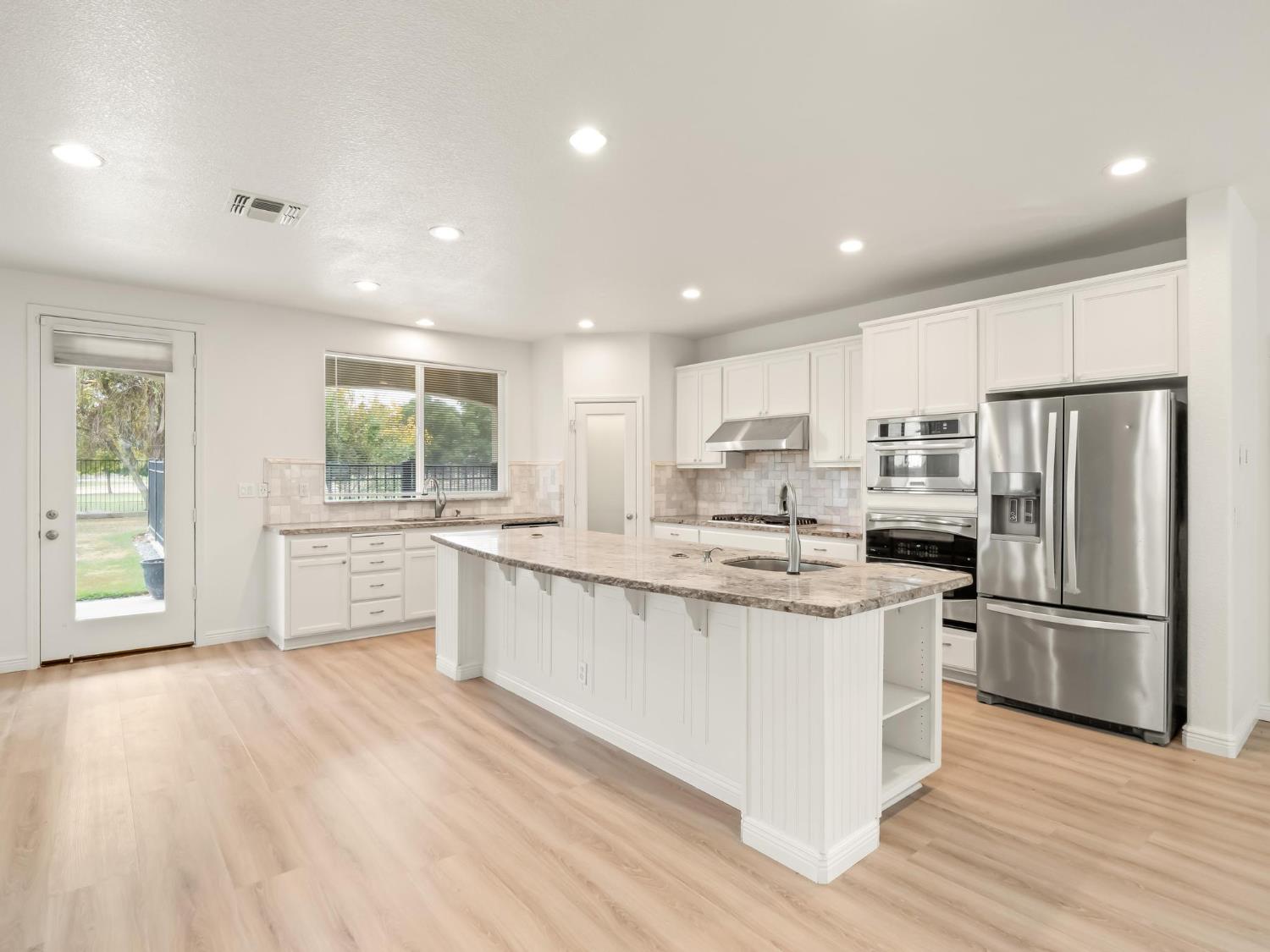 14305 Spyglass Cir, Chowchilla, CA 93610