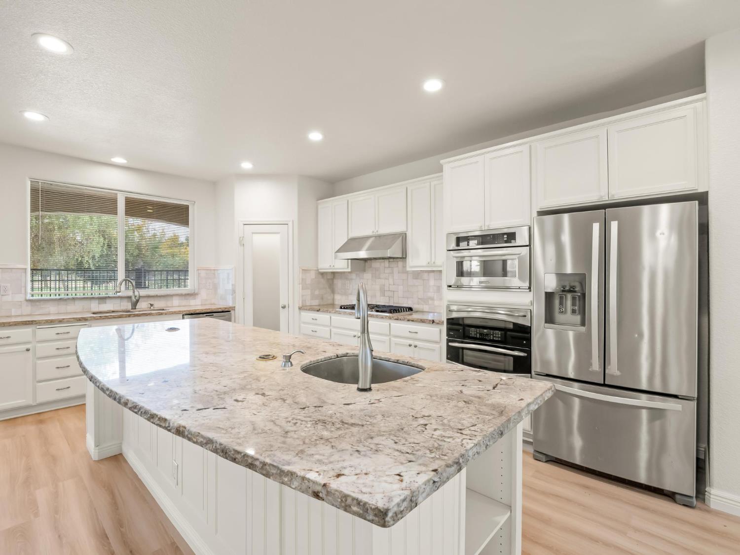 14305 Spyglass Cir, Chowchilla, CA 93610