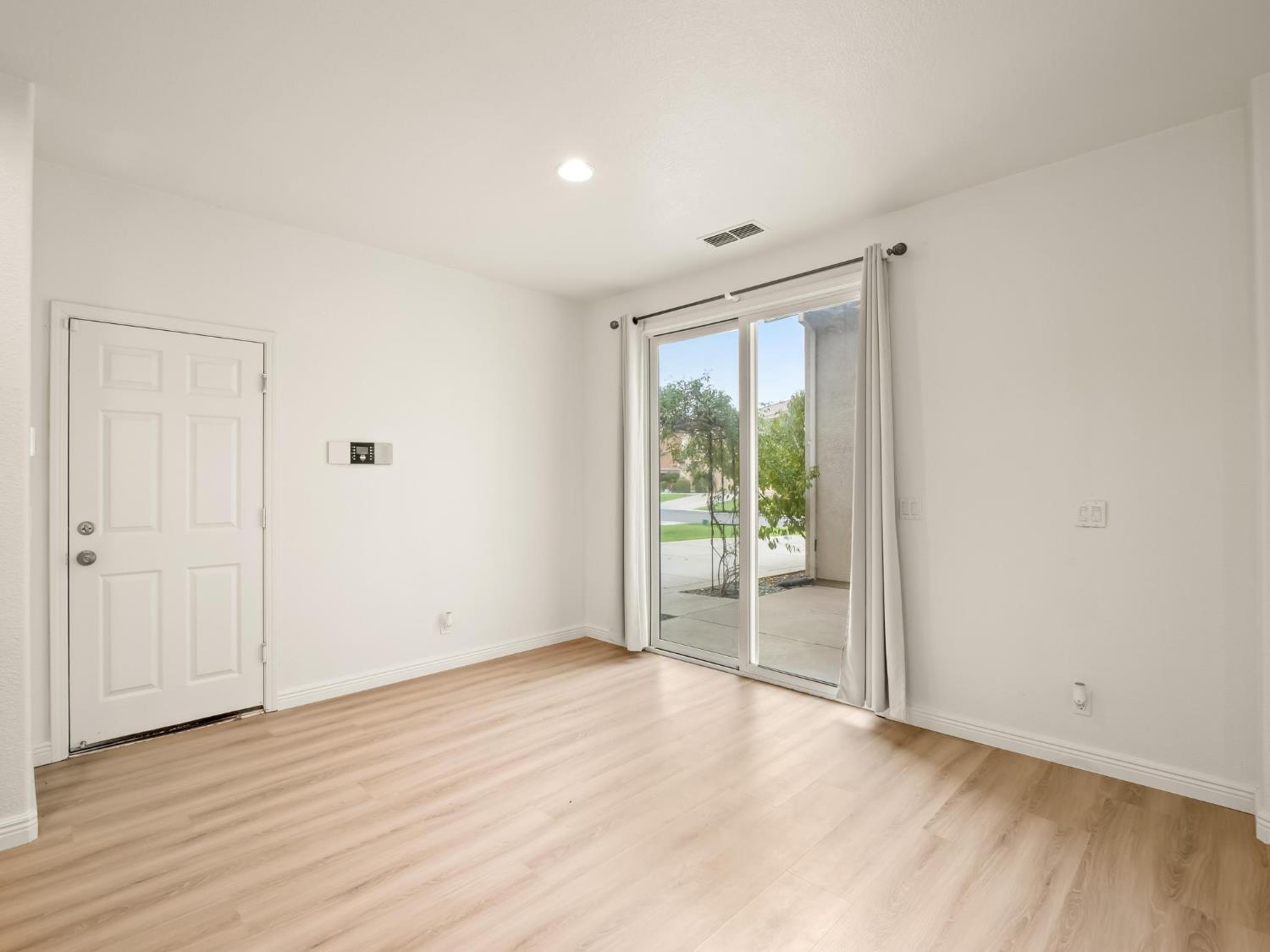 14305 Spyglass Cir, Chowchilla, CA 93610
