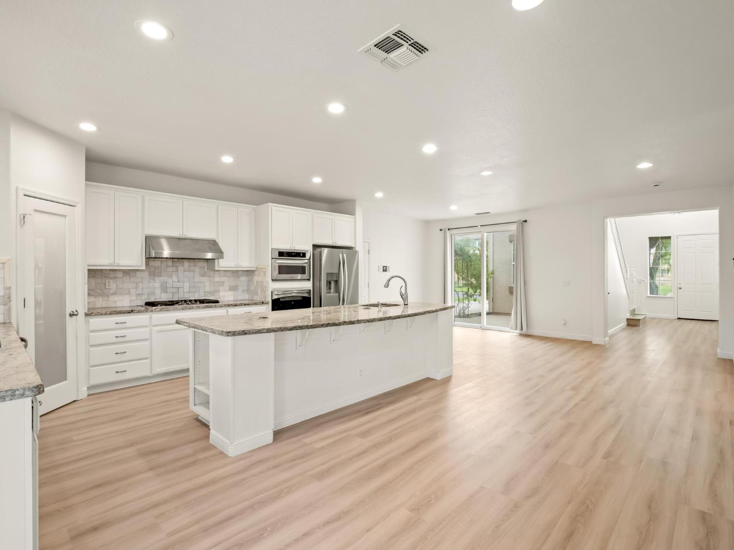 14305 Spyglass Cir, Chowchilla, CA 93610