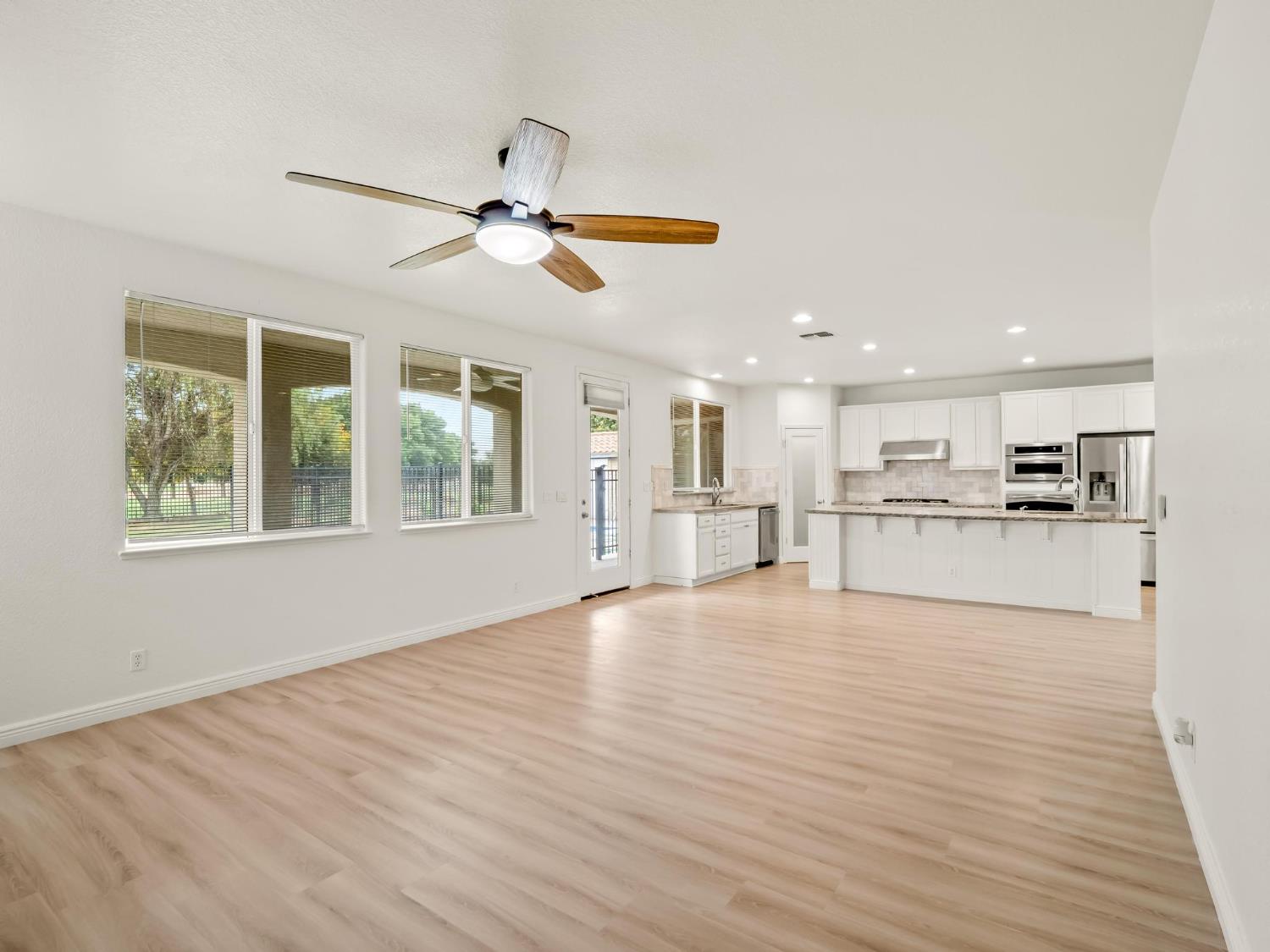 14305 Spyglass Cir, Chowchilla, CA 93610