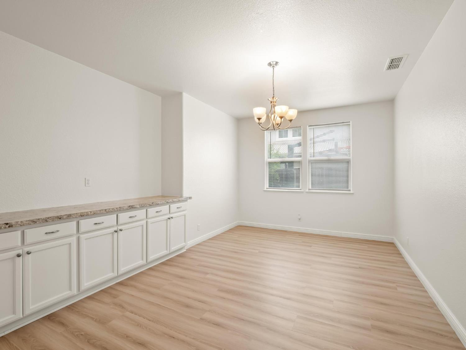 14305 Spyglass Cir, Chowchilla, CA 93610