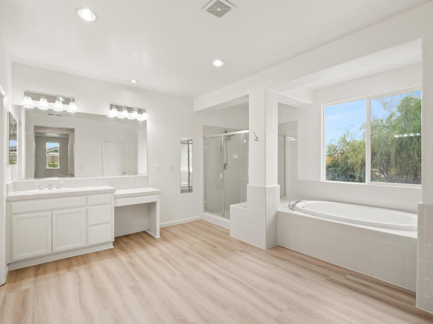 14305 Spyglass Cir, Chowchilla, CA 93610