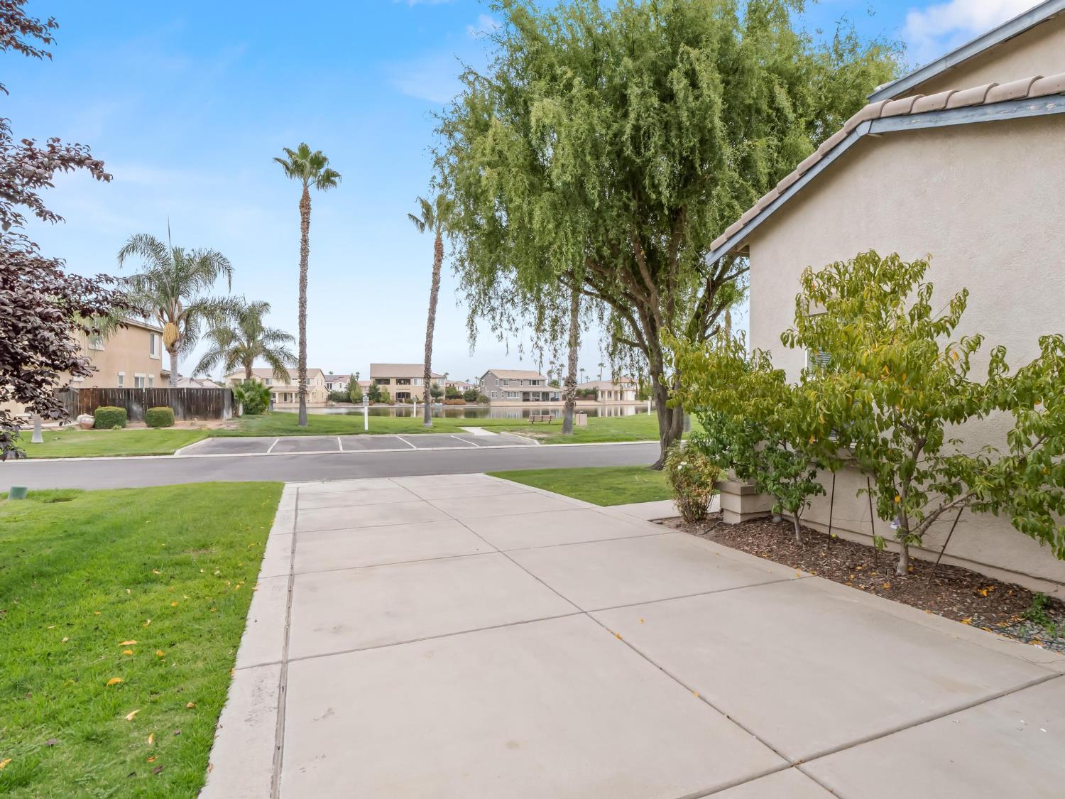 14305 Spyglass Cir, Chowchilla, CA 93610