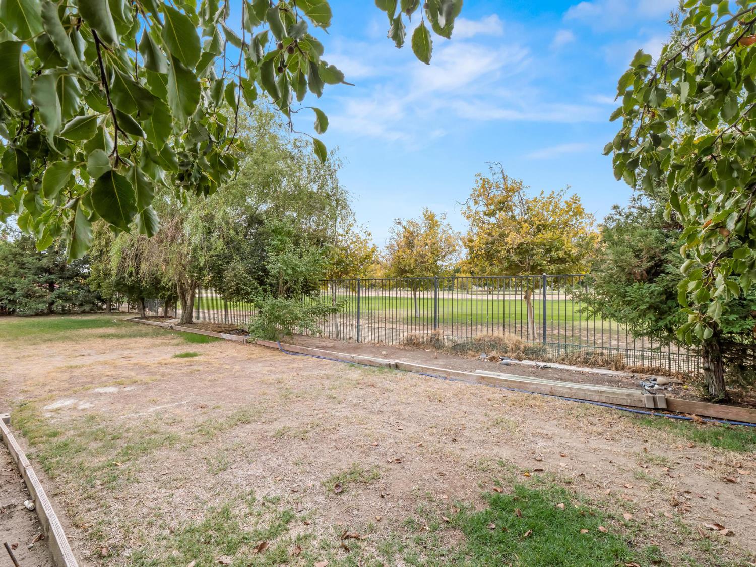 14305 Spyglass Cir, Chowchilla, CA 93610
