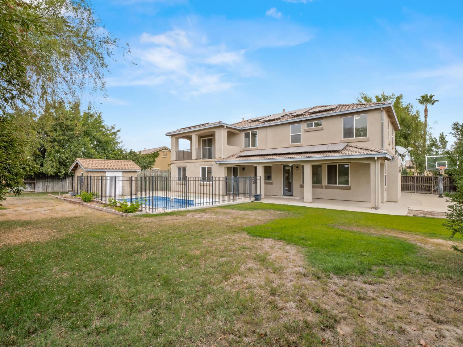 14305 Spyglass Cir, Chowchilla, CA 93610