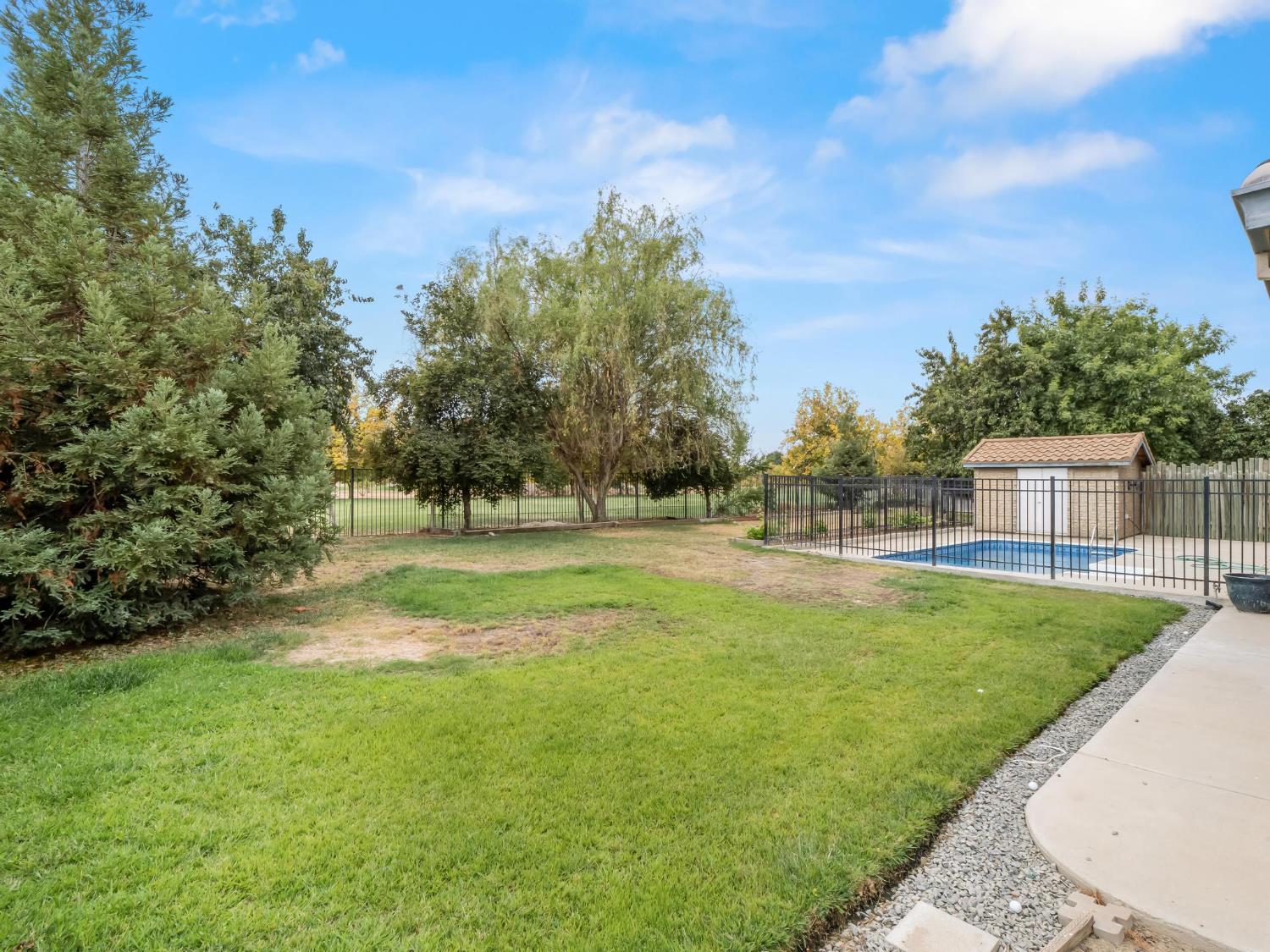 14305 Spyglass Cir, Chowchilla, CA 93610
