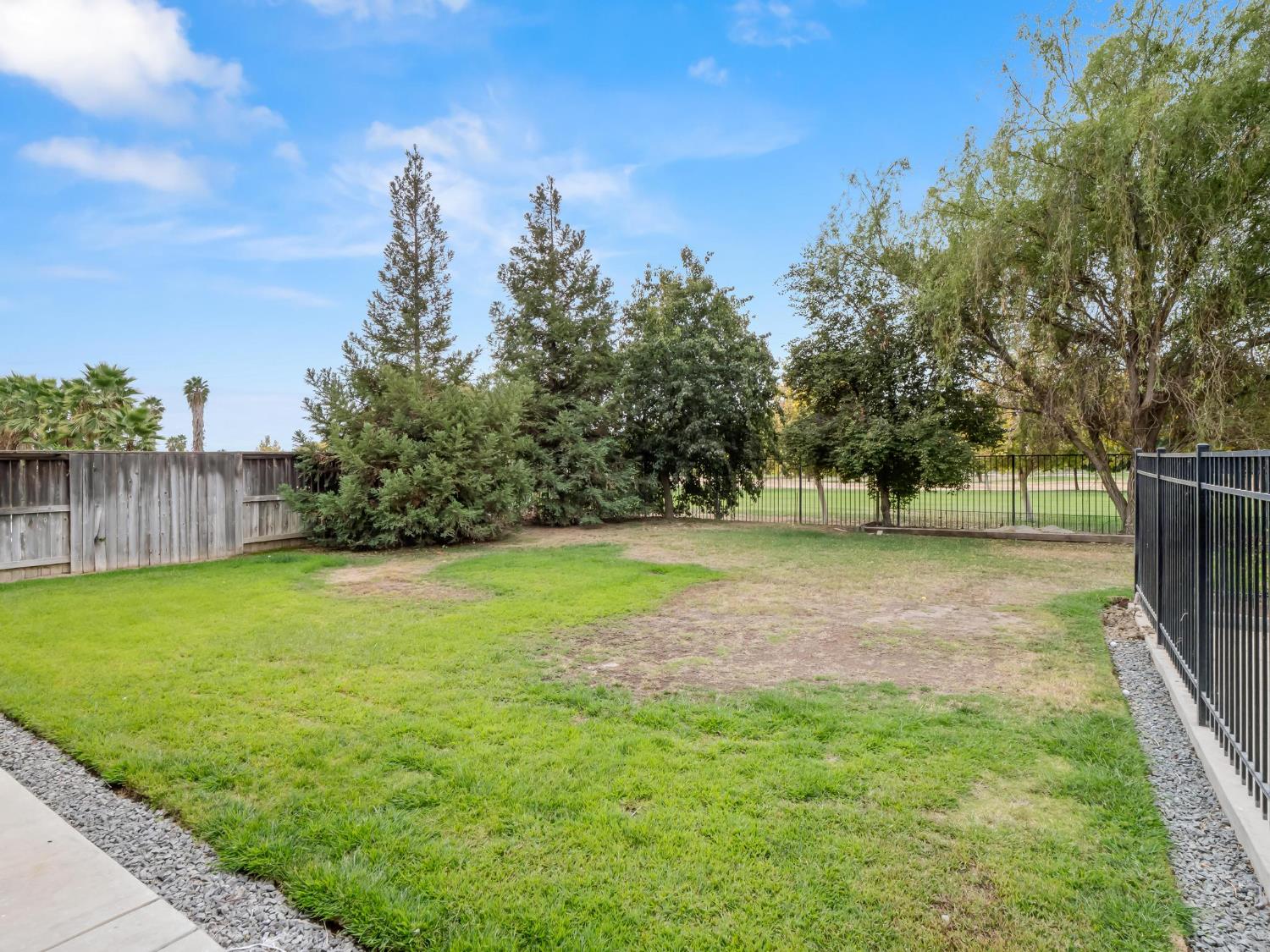 14305 Spyglass Cir, Chowchilla, CA 93610