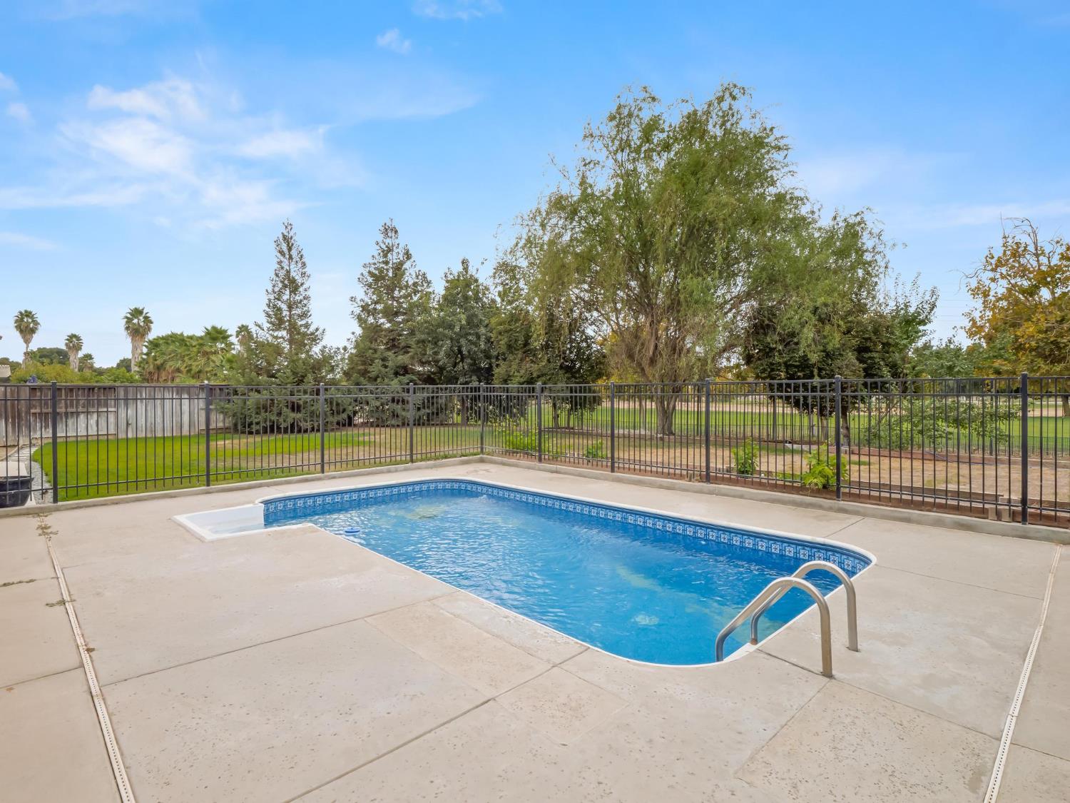 14305 Spyglass Cir, Chowchilla, CA 93610