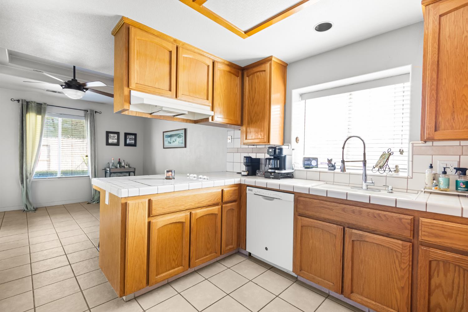 900 Michelle Ct, Chowchilla, CA 93610