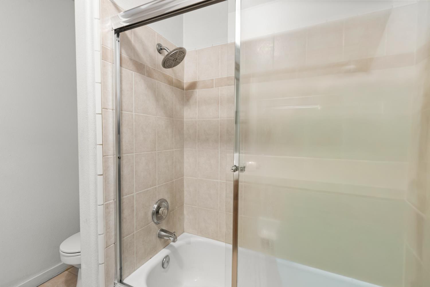 900 Michelle Ct, Chowchilla, CA 93610