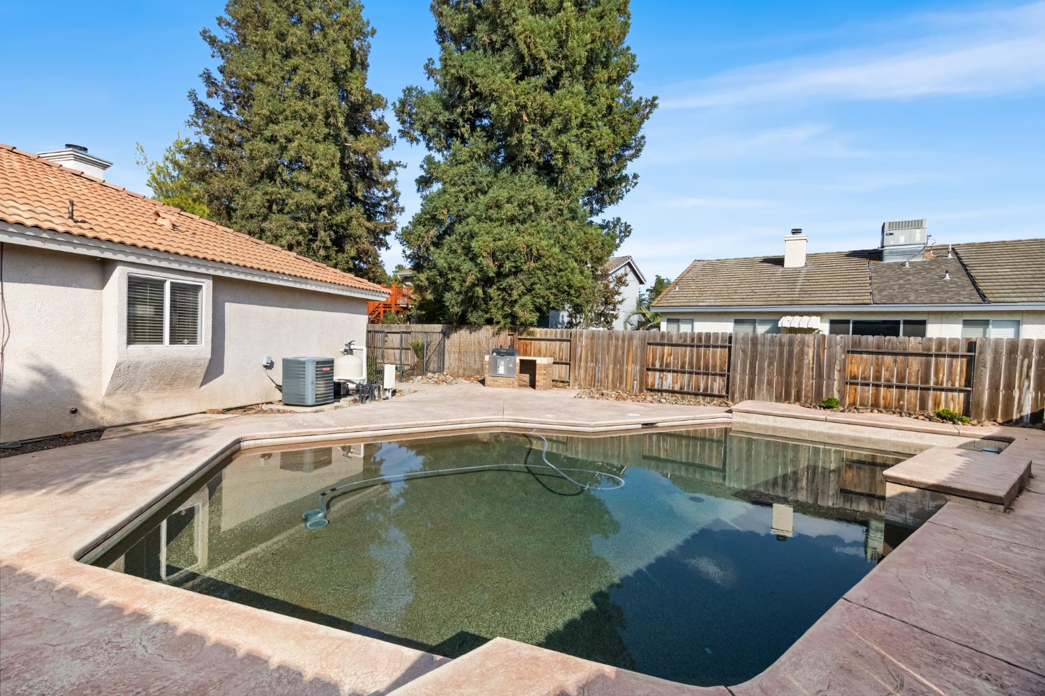 900 Michelle Ct, Chowchilla, CA 93610