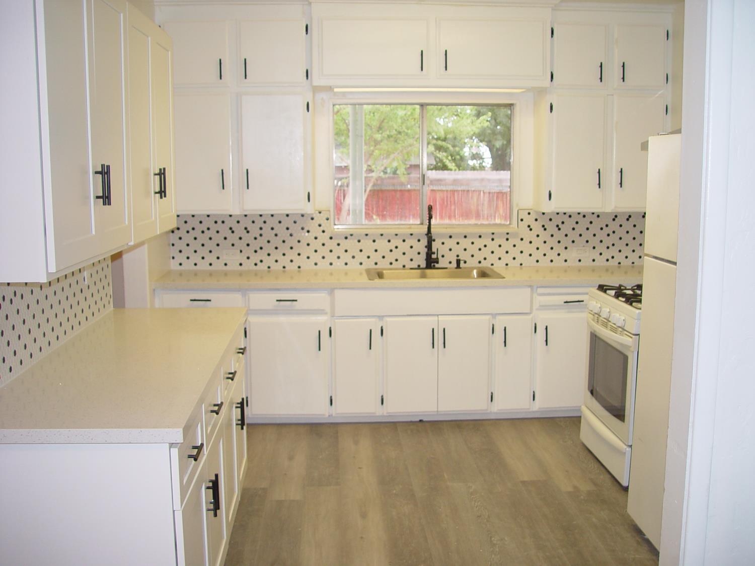 405 RIVERSIDE Ave, Chowchilla, CA 93610