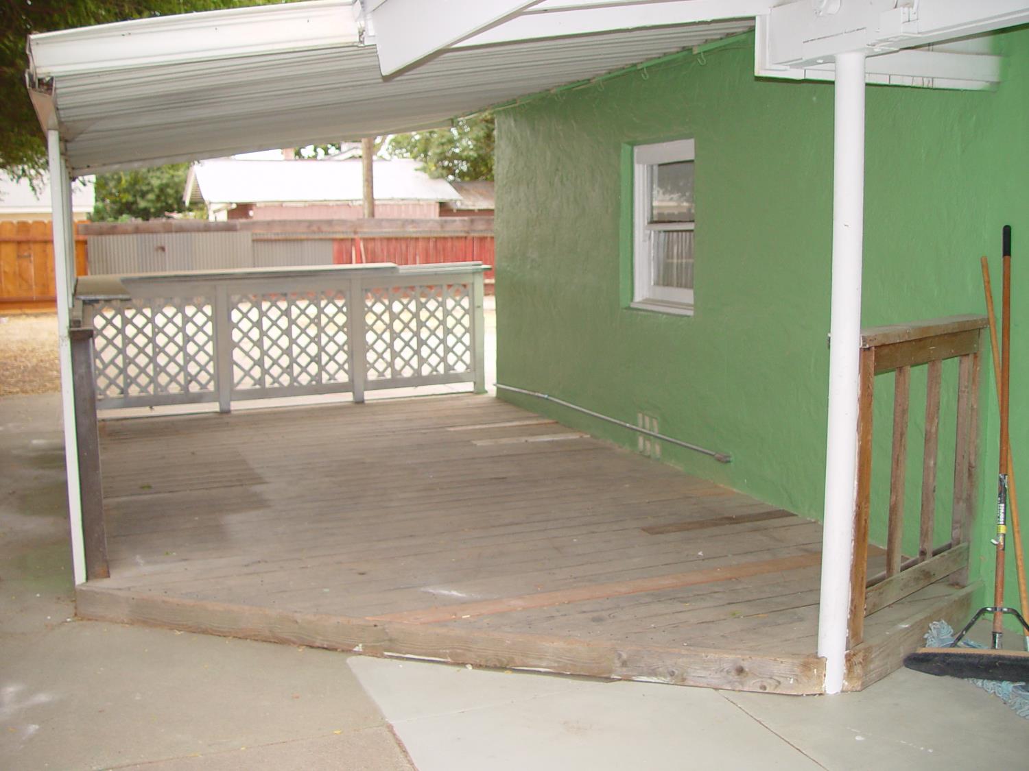 405 RIVERSIDE Ave, Chowchilla, CA 93610