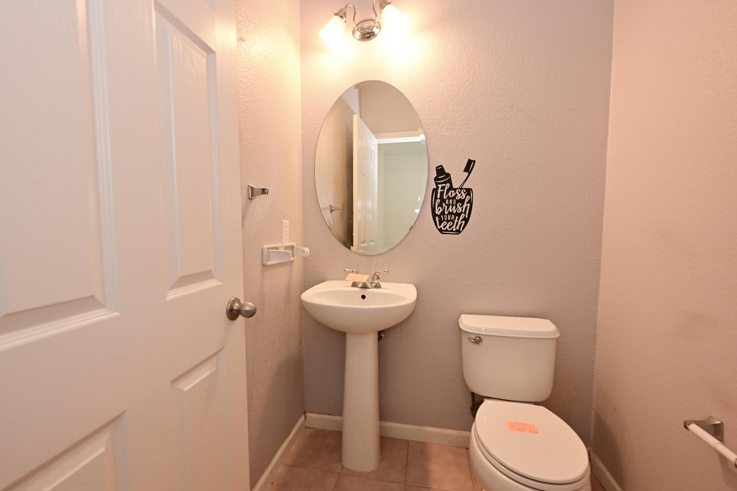 14035 Spyglass Cir, Chowchilla, CA 93610